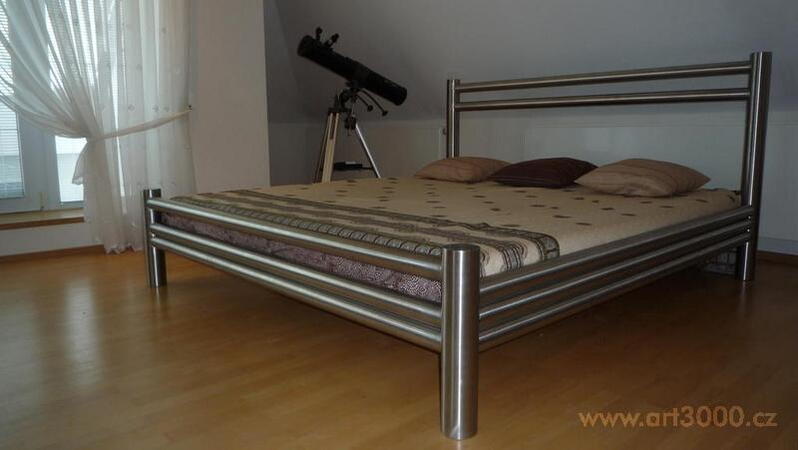 Luxusní nerezová konstrukce postele