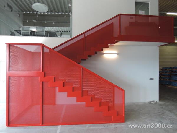 Výroba a montáž lakovaného schodiště z děravého plechu